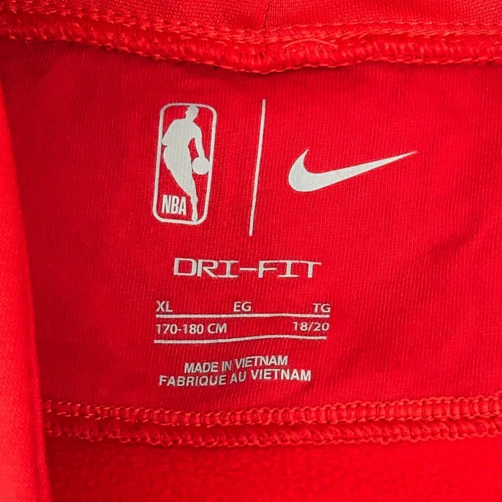 Nike Chicago Bulls Basketball Hoodie Red Youth XL 18/20 Dri-FIT Pullover NBA